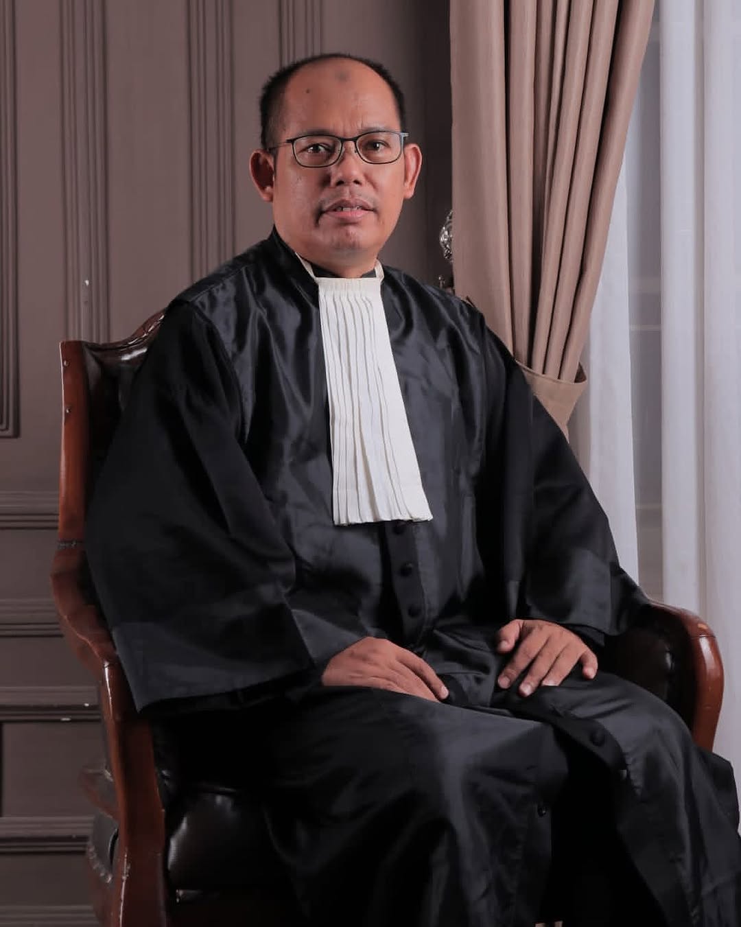 Dr. Diankorona Riadi, S.H., M.H.